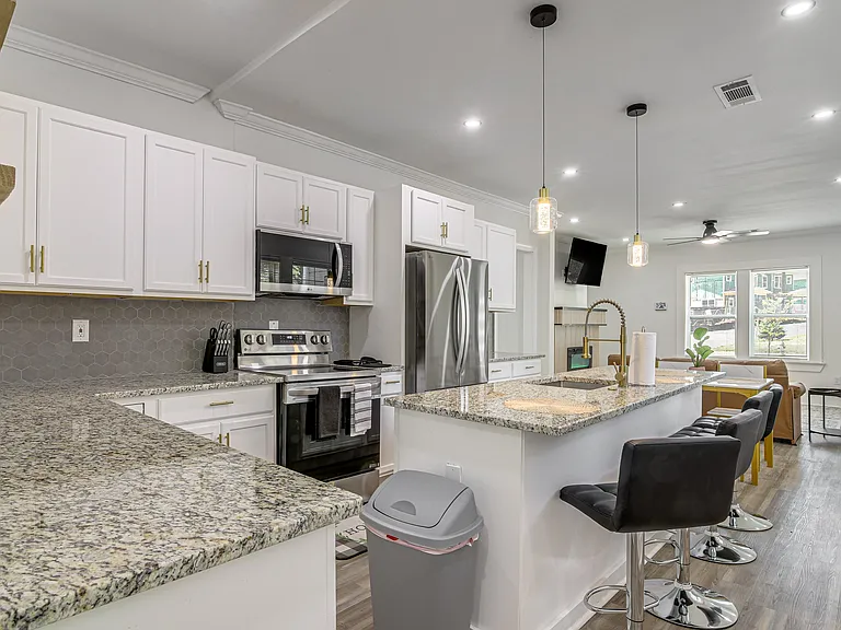 1550 Langston Ave SW — Photo 16