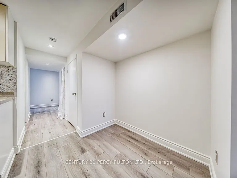 36 Merryfield Dr — Photo 13