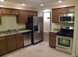 150 Tealwood Rd, Montgomery, IL 60538