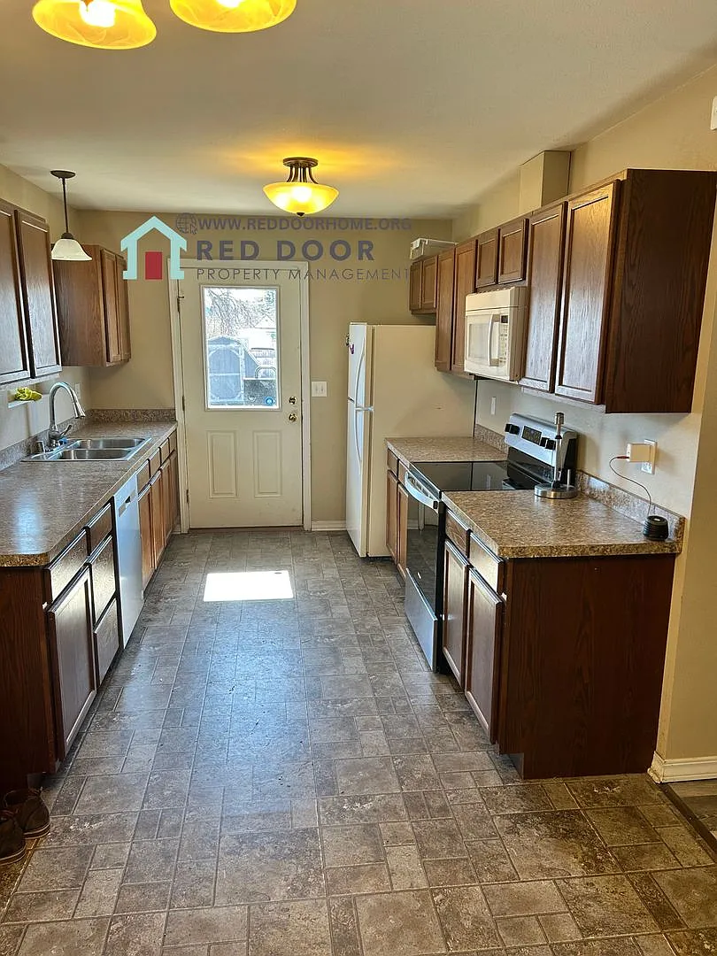 Three Bedroom Home with Large Yard — Photo 3