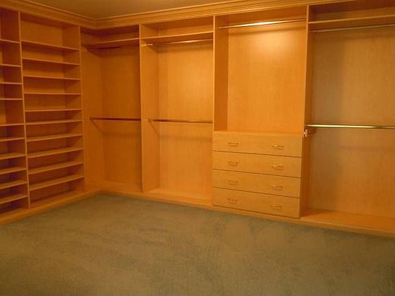 5th image of 255 Topaz Way
