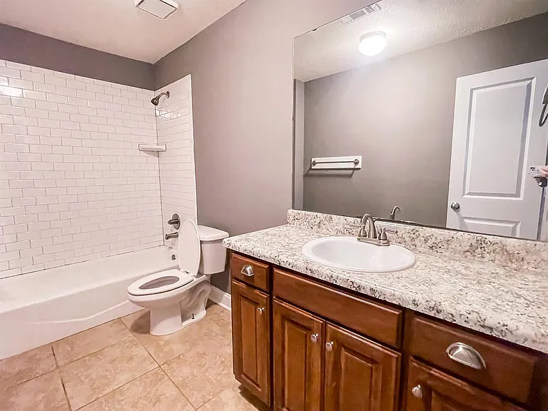 1625 Oxford Pl — Photo 13