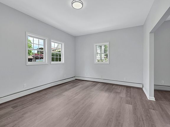 4th image of 1719 Madison Ave #L