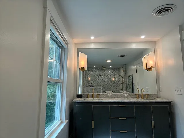 3 bed, 2.5 bath, 1704 sqft, $4,500 — Photo 3