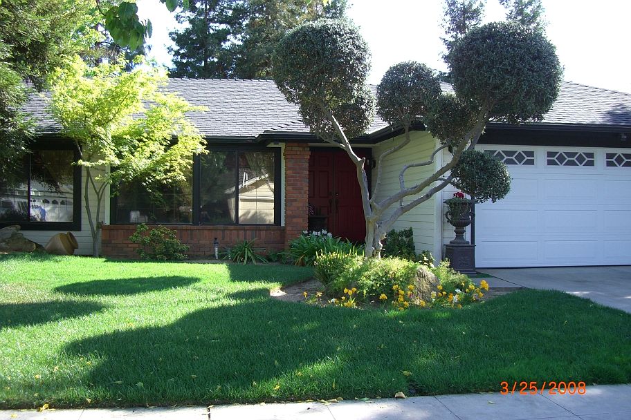1st image of 1059 E Quincy Ave