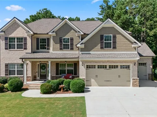 1050 Silver Thorne Dr, Loganville, GA 30052