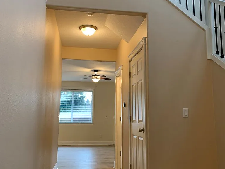 11603 NW 27th Ct — Photo 3