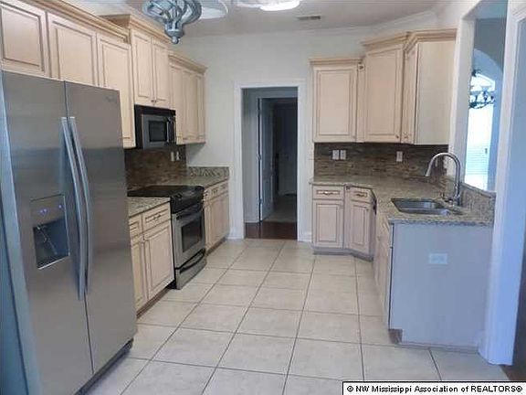 5th image of 4895 Rosebrook Cir E