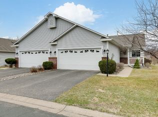 521 Deer Ridge Ln S, Maplewood, MN 55119