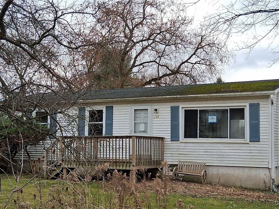 1st image of 209 McLean Rd