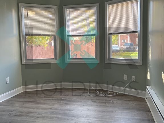 2nd image of 122 Main St APT A