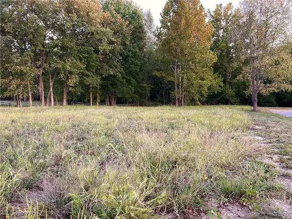 Rutledge St, Dennison, OH 44621