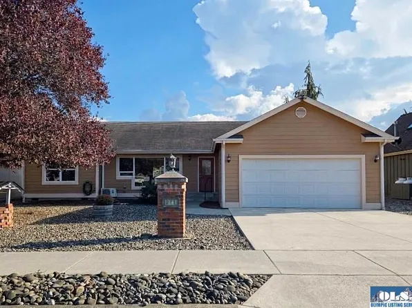 861 E Willow St, Sequim, WA 98382