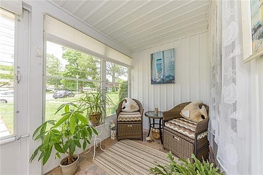 2nd image of 414B Chatham Ct