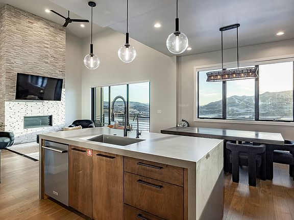 3rd image of 848 E Klaim Dr Unit 5