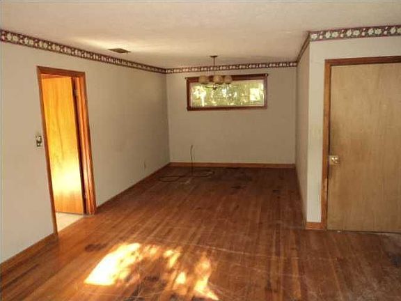 2nd image of 207 Woody Dr