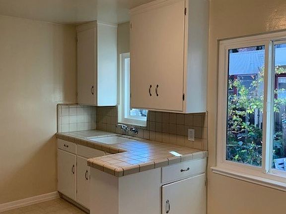5th image of 2043 Alma St #2037