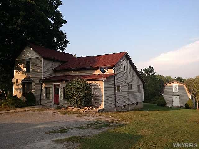 1st image of 17 W Railroad St
