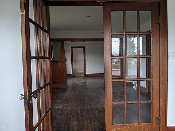 5th image of 1911 Henry St