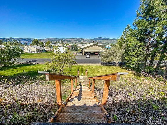 2nd image of 504-506 Airport Way