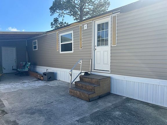 3rd image of 464 Windsor Dr