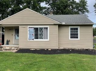 38277 Hurricane Dr, Willoughby, OH 44094