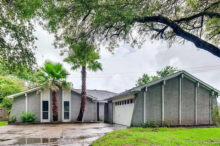 1st image of 1519 Hilton Head Dr
