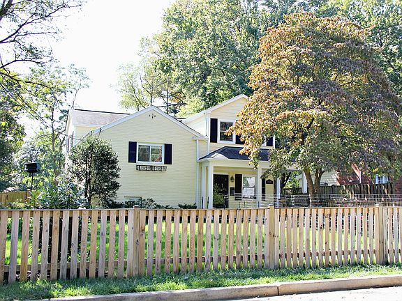 3rd image of 6649 Hallwood Ave