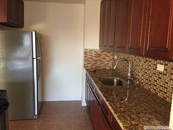 3rd image of 150 W 225th St APT 10B
