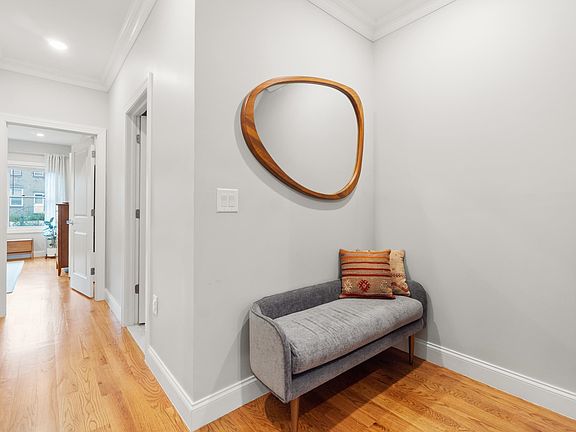 5th image of 1163 SUMMIT AVE #1