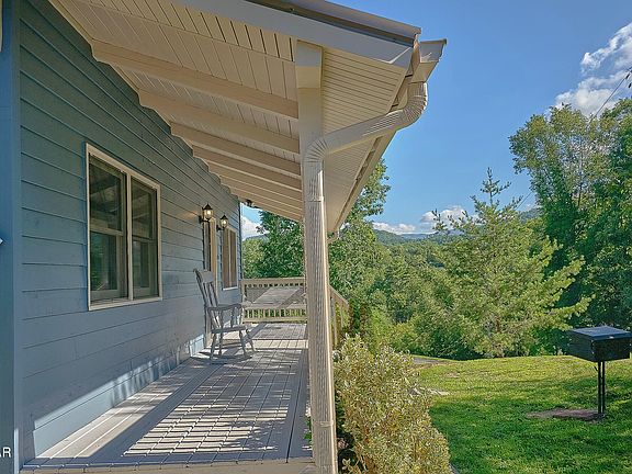 5th image of 630 Oak View Ct
