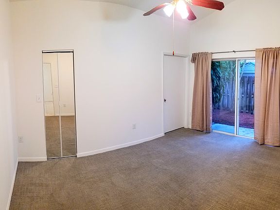 5th image of 10041 Nandina St