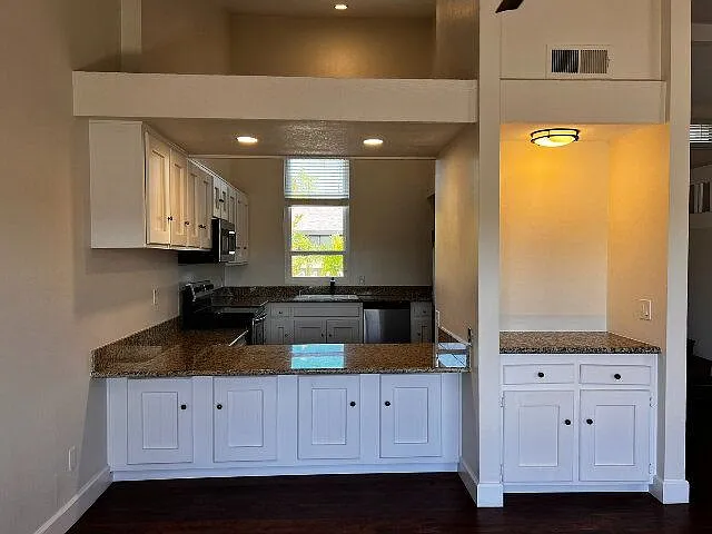 2204 Plaza De Las Flores — Photo 12