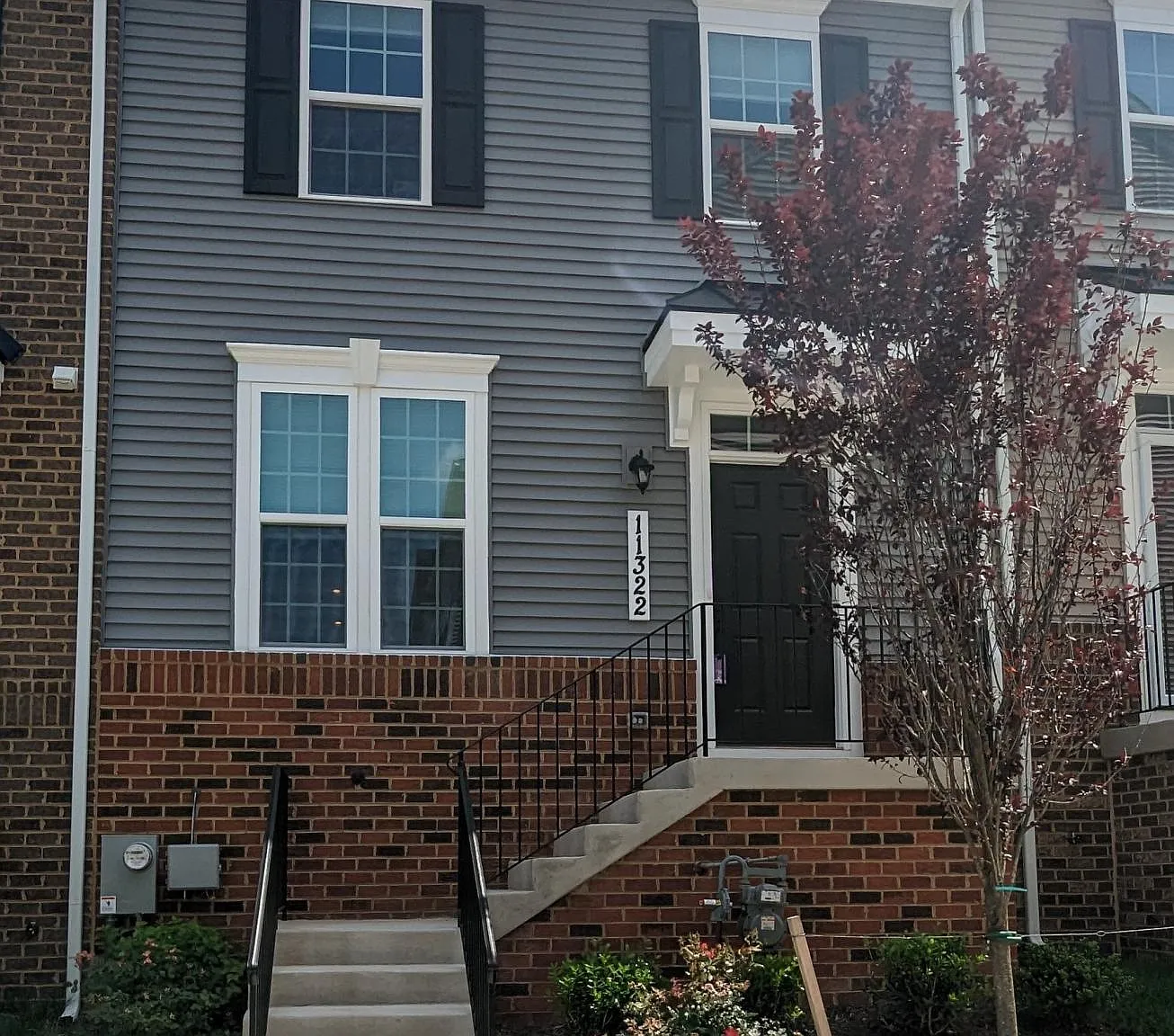 3 bed, 3.5 bath, 2034 sqft, $3,100 — Photo 1