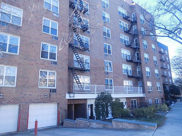 1st image of 4430 Douglaston Pkwy #6CA