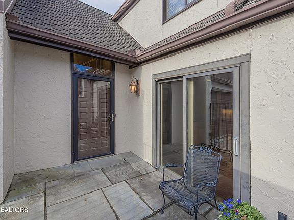 2nd image of 1124 Bordeaux Cir