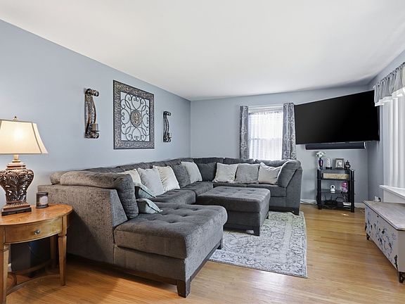 5th image of 234 Ripplewood Dr