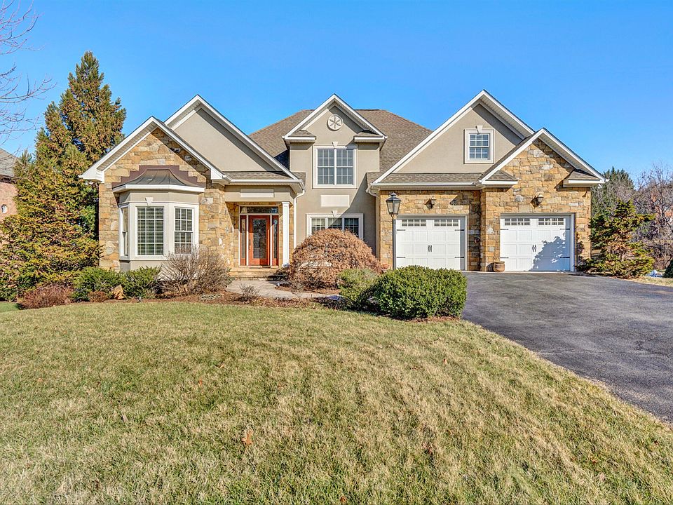 1st image of 85 Stoneledge Dr