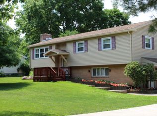 79 Meadowbrook Rd, Danville, PA 17821