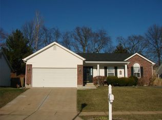 165 Honey Locust Ln, Saint Charles, MO
