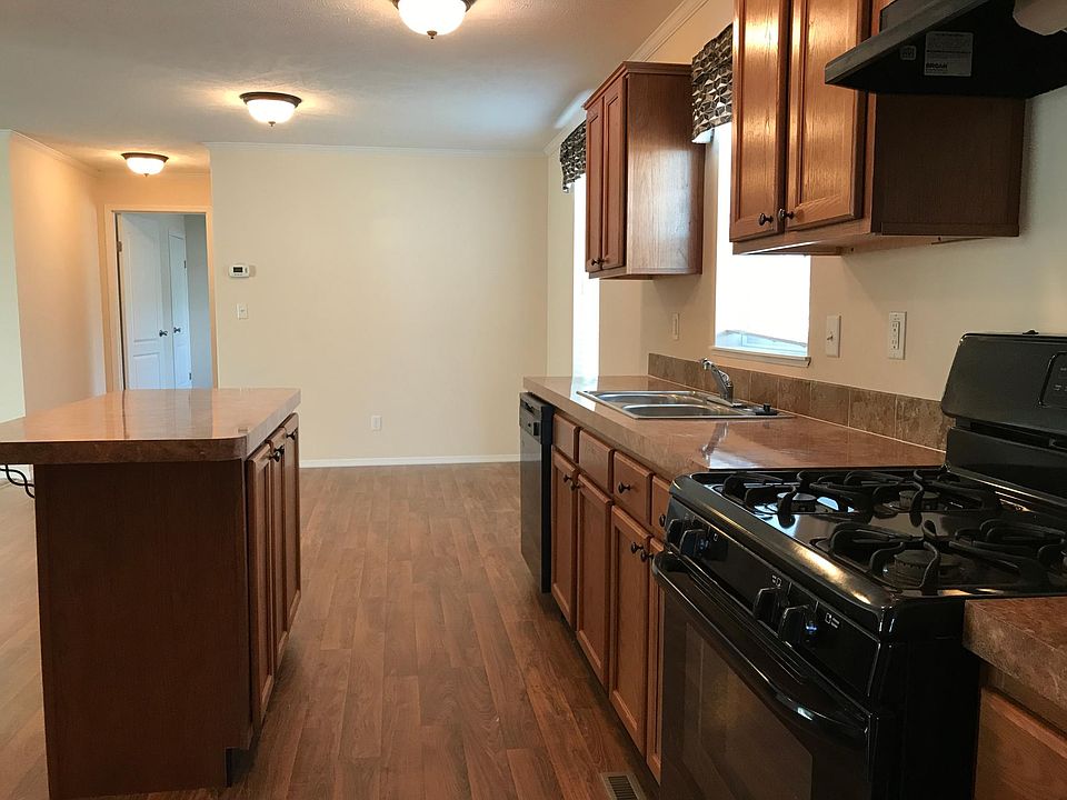 1st image of 23009 Evergreen Cir