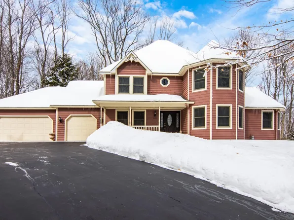 10057 E Leeward Shores Dr, Traverse City, MI 49684