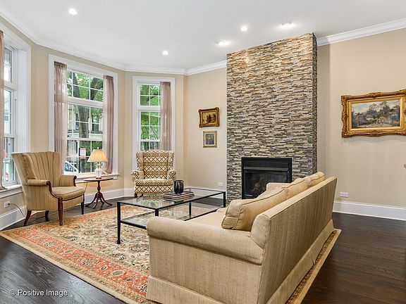 3rd image of 3732 N Clifton Ave