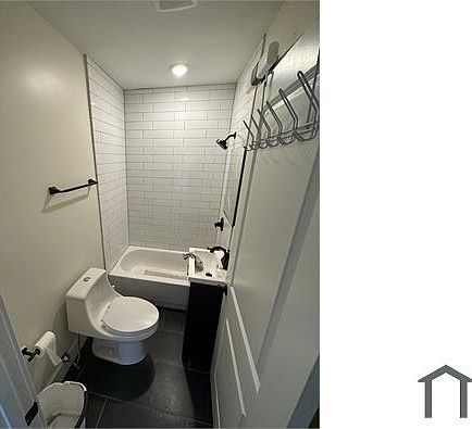 4th image of 5550 Larchwood Ave #3