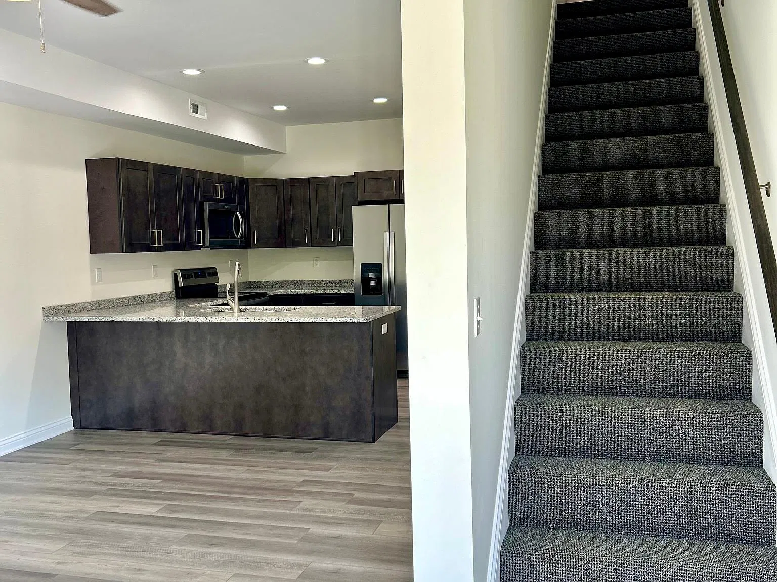 2 bed, 1.5 bath, 1100 sqft, $1,200 — Photo 2