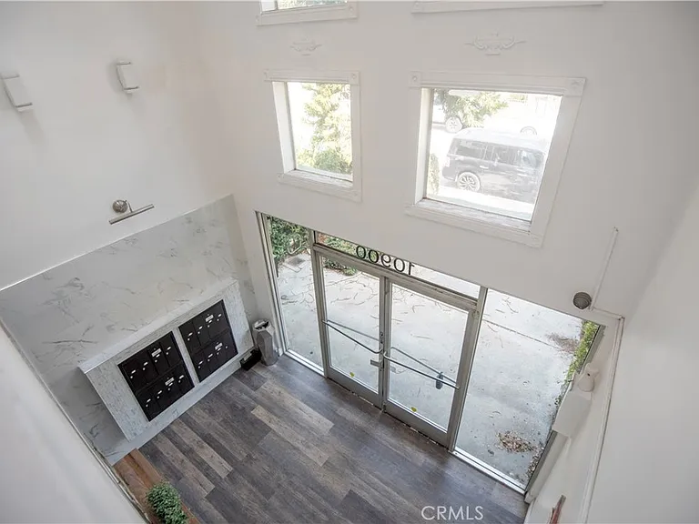 10900 Blix St #5 — Photo 6