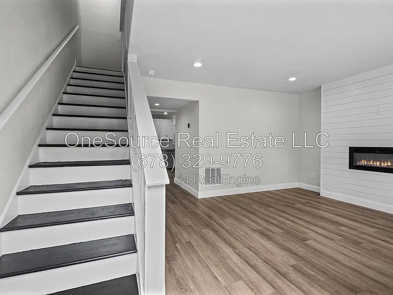 1340 N Hampton Rd #1 — Photo 6