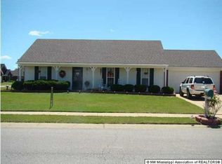 7352 Dunbarton Dr, Horn Lake, MS 38637