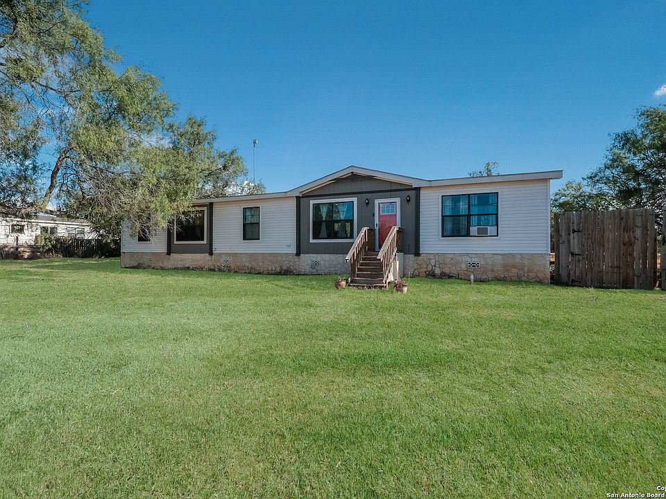 2nd image of 10171 Hackelberg Rd