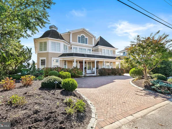 225 Oceana Dr, Beach Haven, NJ 08008